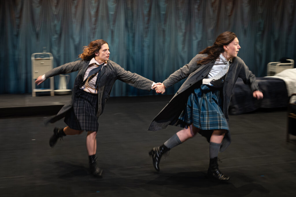 Thérèse a Isabelle představují zároveň alter ega autorky Violette Leduc a její múzy Simone de Beauvoir. Foto Marie Gioanni