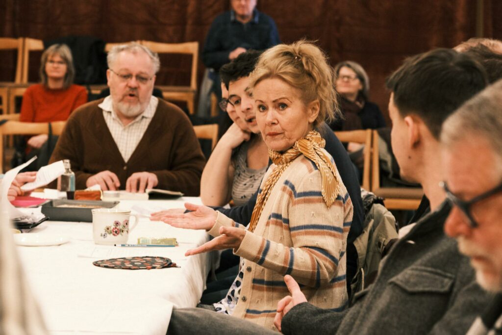 Celosouborovka divadelního hitu Společenstvo vlastníků se hrála v Kulturním domě Vltava, Daniela v ní ztvárňovala roli paní Horvátové (Jiří Havelka: Společenstvo vlastníků, režie Martina Schlegelová, premiéra 20. února 2020 v Jihočeském divadle, České Budějovice). Foto Alexandr Hudeček