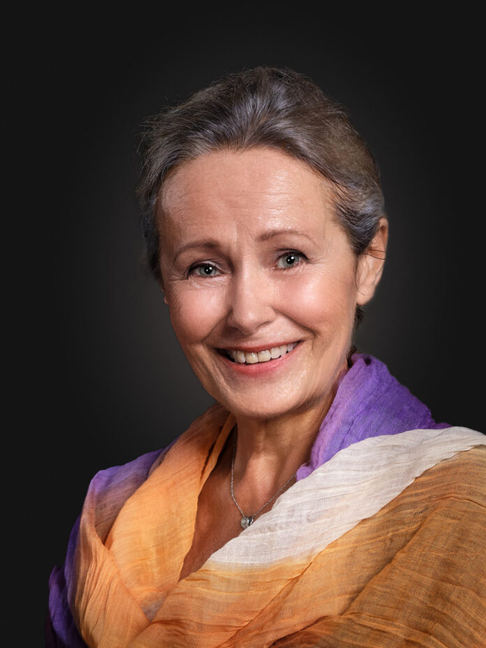 „Byla jsem asi jen na čtyřech zkouškách Smolného pichu, což mě mrzelo. Hodně se mi totiž líbí, jak Jakub Čermák pracuje. Je velmi talentovaný, navíc i empatický, s humorem, na který slyším. Mrzí mě, že už s ním nikdy nebudu zkoušet.“ Foto archiv Jihočeského divadla