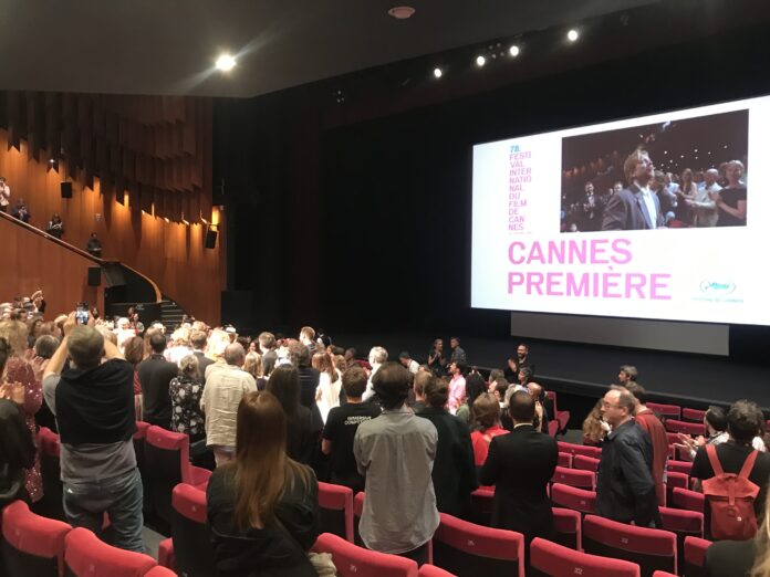 Po premiéře snímku Ástin sem eftir er (Láska, která nám zbývá) islandského režiséra Hlynura Pálmasona, výběr Cannes Première. Foto Marie Sýkorová