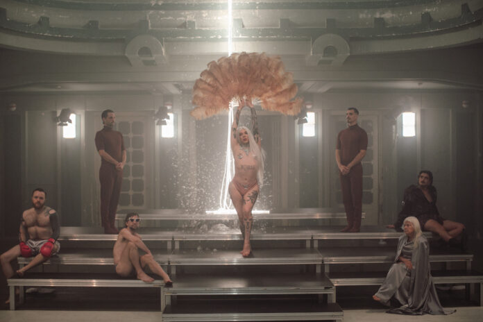 Zrození Venuše (Chlorophyll von Needle, uprostřed). Foto Lucie Urban