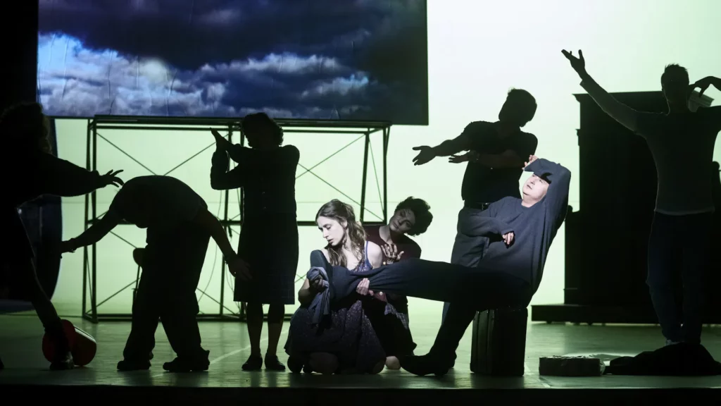 Marie Poulová (Majka), Šimon Krupa (Kostelník). Foto Martin Špelda