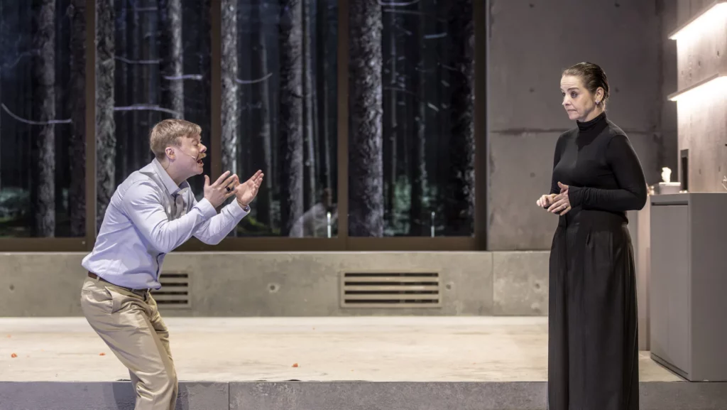 Filip Kaňkovský a Pavla Beretová jako manželé Jørgen a Heda Tesmanovi. Foto Patrik Borecký