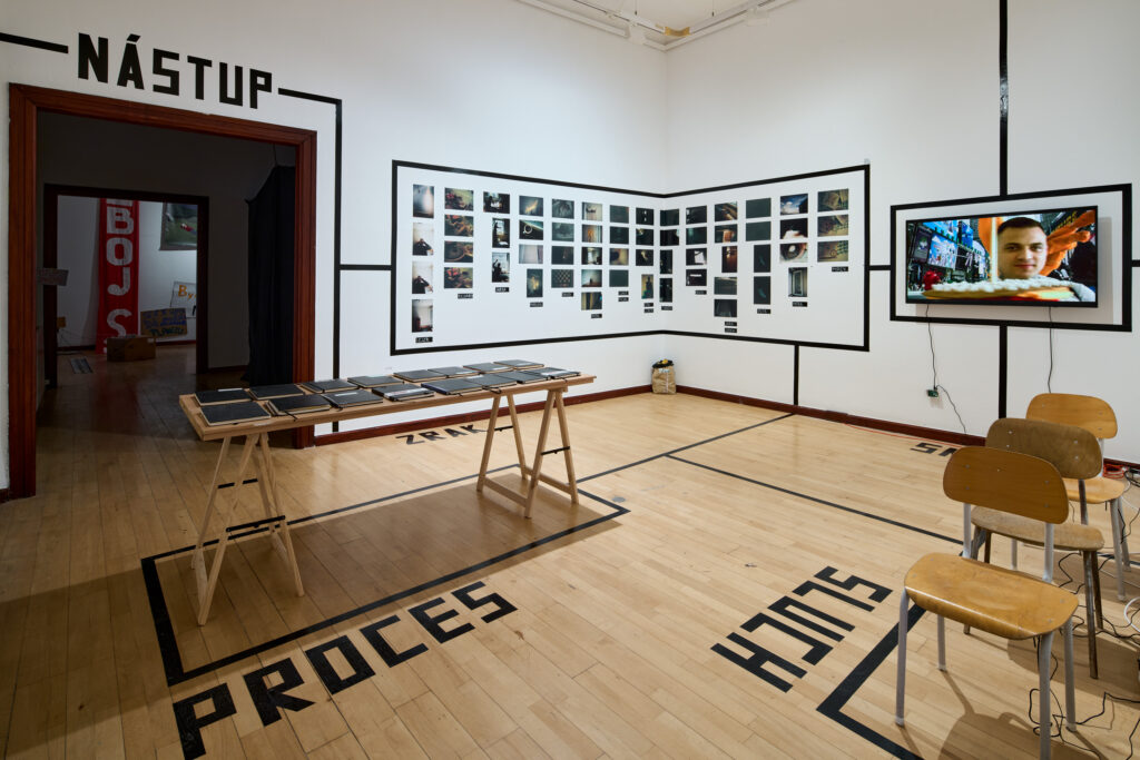 Umění aktivismu v Městské knihovně, GHMP. Foto Jan Kolský