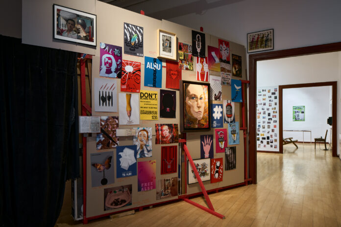 Umění aktivismu v Městské knihovně, GHMP. Foto Jan Kolský