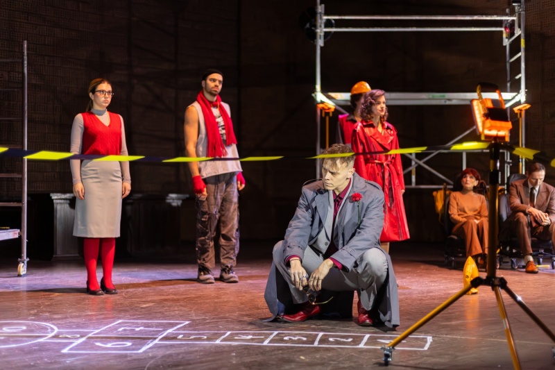 Výpravu vytvořila studentka pražské DAMU Ema Dulíková. Foto Veronika Pávová