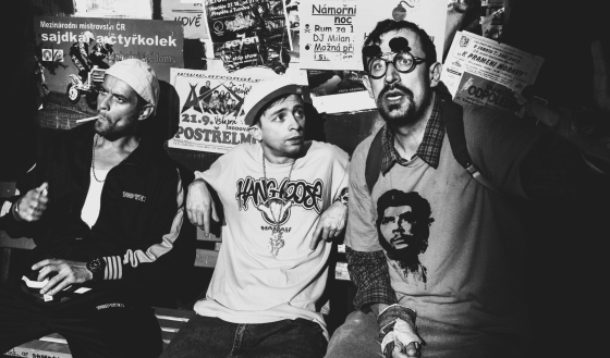 S Janem Plouharem a Pavlem Šimčíkem v inscenaci, která se nasazuje i v nouzovém případě náhlého zrušení představení Dejvického divadla (Jaroslav Žváček: Obludov, režie Jan Prušinovský, premiéra 3. listopadu 2013 v A studiu Rubín). Foto A studio Rubín